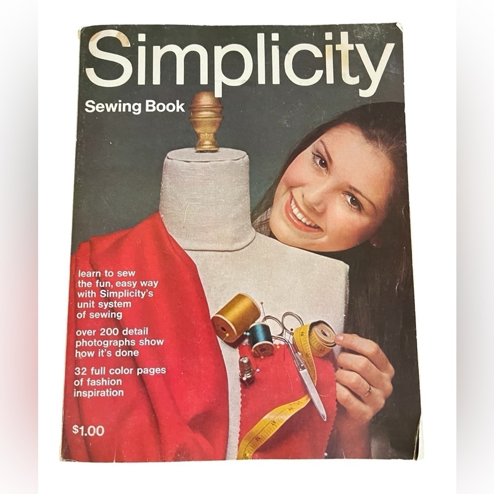 🪡🧵📍VINTAGE 1970s Simplicity Sewing Book - EXCELLENT & SO FUN!!